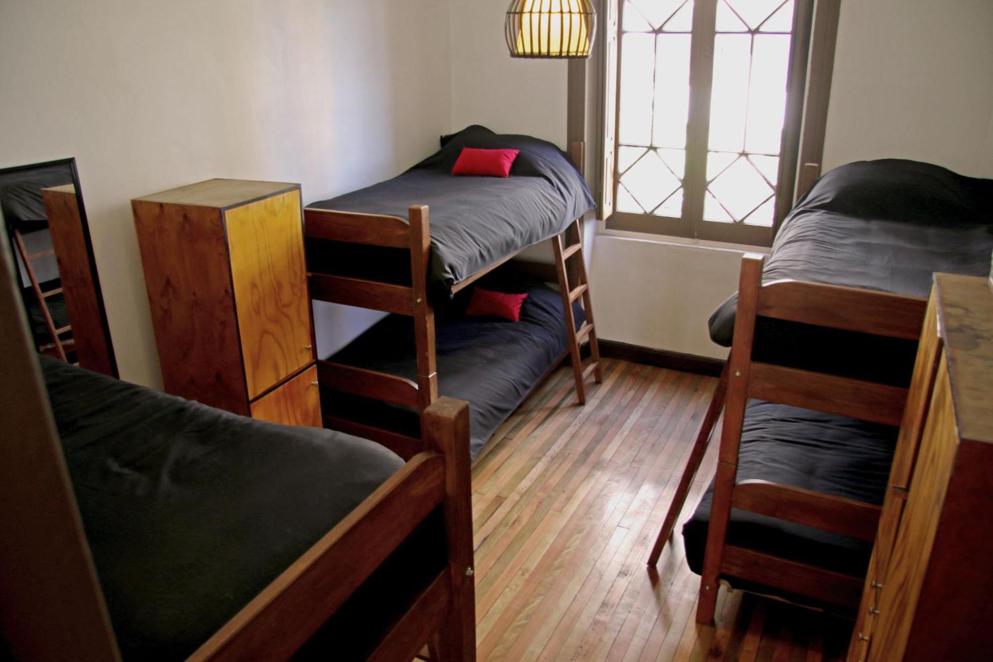Hostal Irreal 圣地亚哥 外观 照片